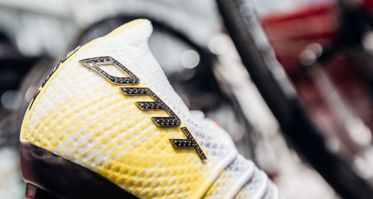 The special shoes enhanced with diamonds worn by Tadej Pogacar at the Tour de France
