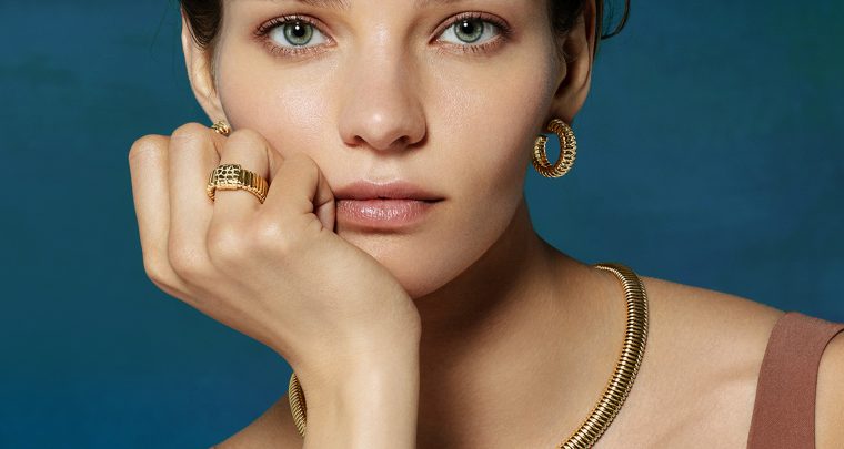 Tra madreperla, pietre e texture croco: così Giovanni Raspini ridisegna i gioielli in argento